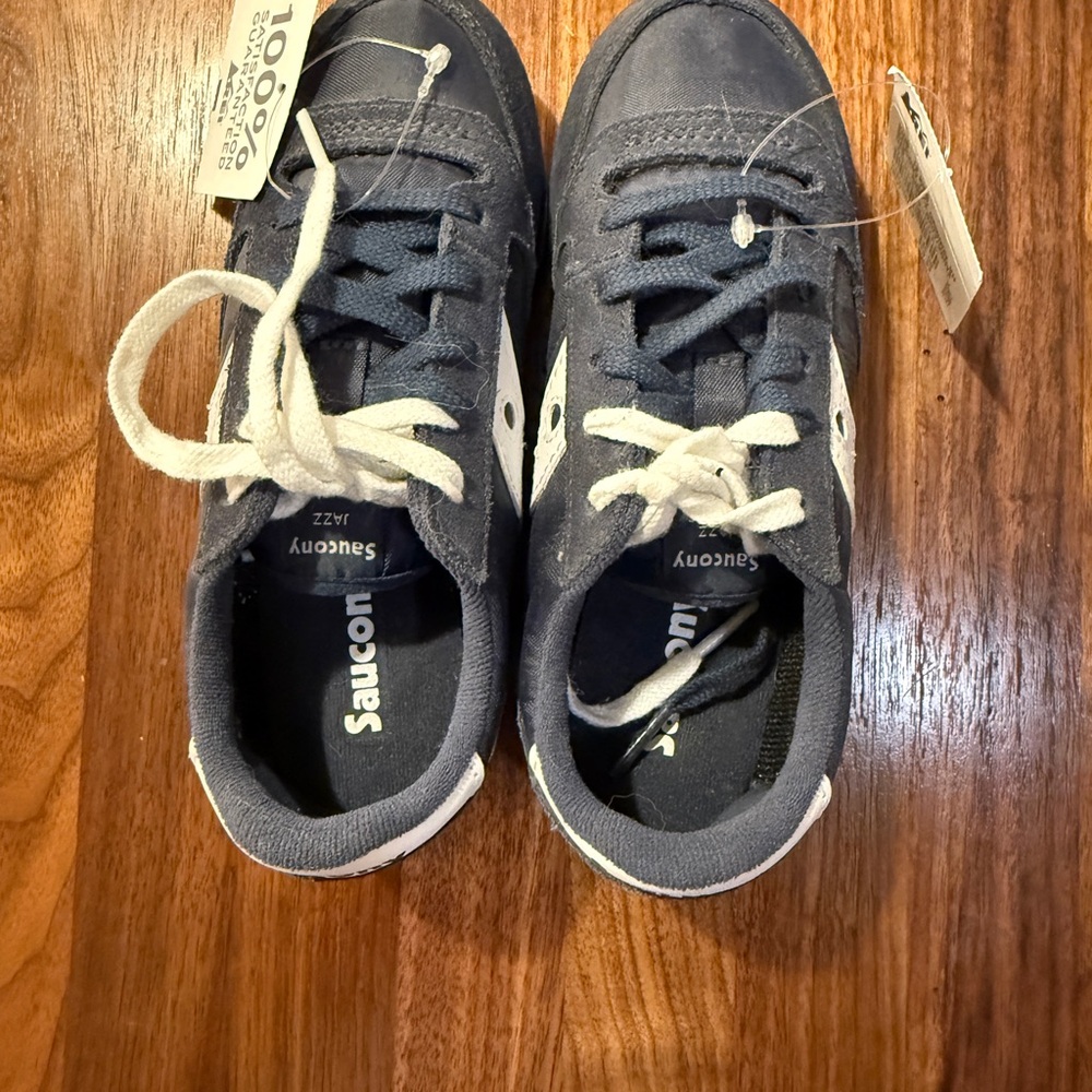 Saucony Blue and White Sneakers with Classic Design